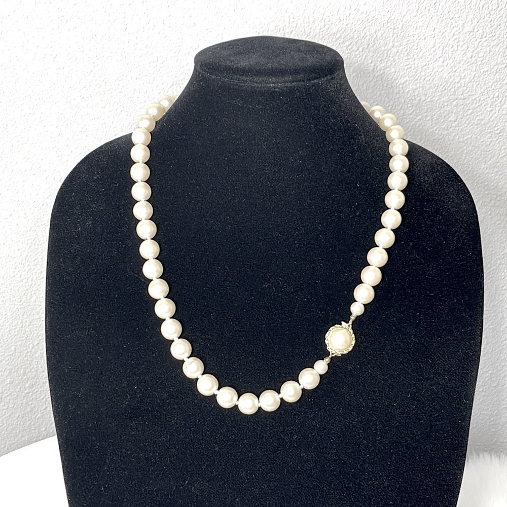 Vintage 60s Knotted Faux Pearl Necklace Gold Tone Rope Clasp Classic Prom 12”
